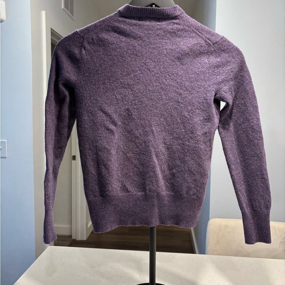 Banana Republic Extra Fine Merino Wool V-Neck Sweater - Picture 2 of 10